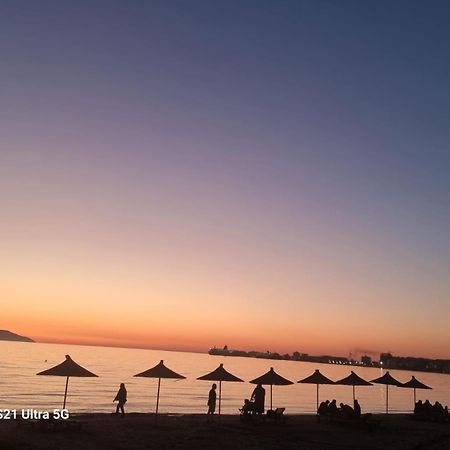 Seaside Apartment Vlorë エクステリア 写真