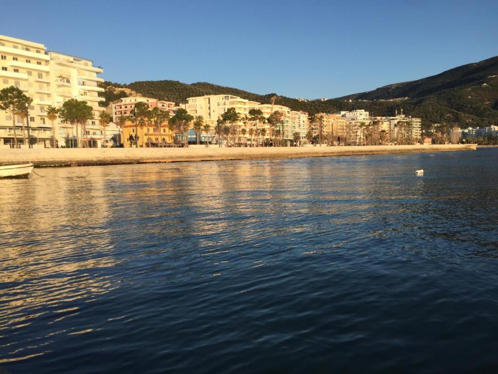 Seaside Apartment Vlorë エクステリア 写真