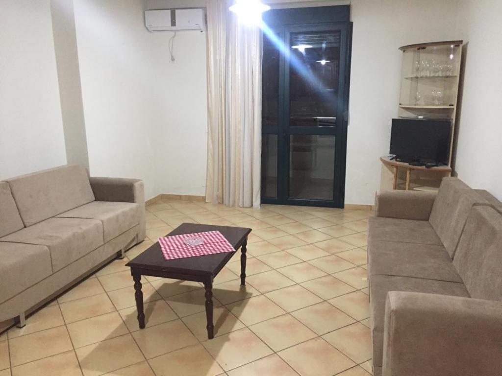 Seaside Apartment Vlorë エクステリア 写真